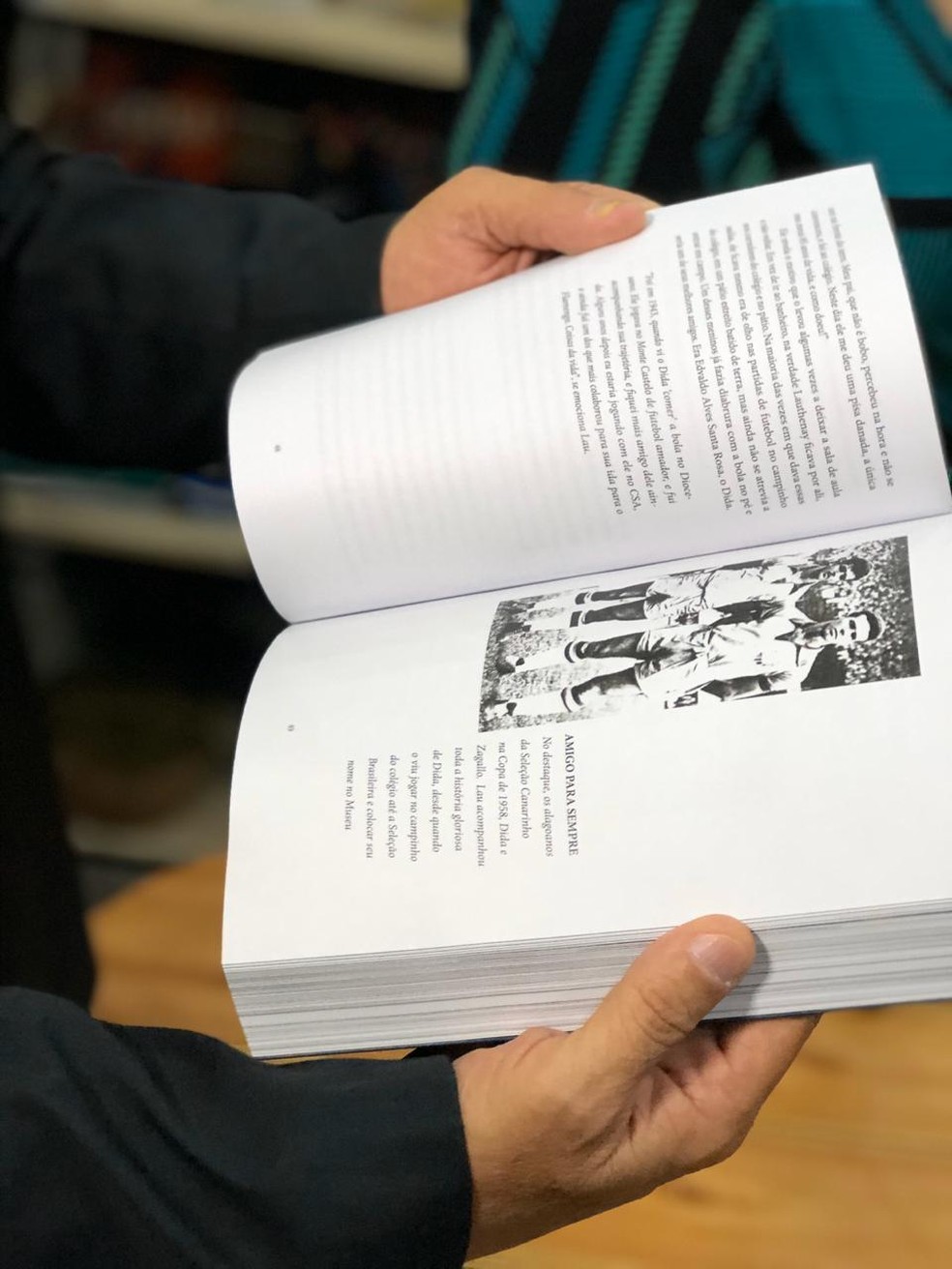 Lançamento da biografia de Lauthenay — Foto: Emanuelle Borba/GloboEsporte.com