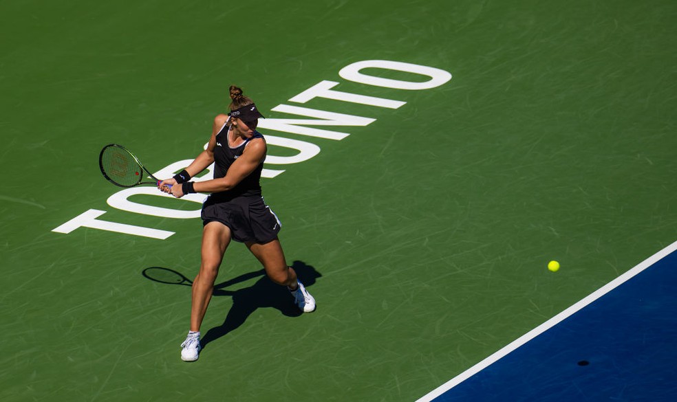 Beatriz Haddad Maia x Iga Swiatek no WTA de Toronto — Foto: Robert Prange/Getty Images