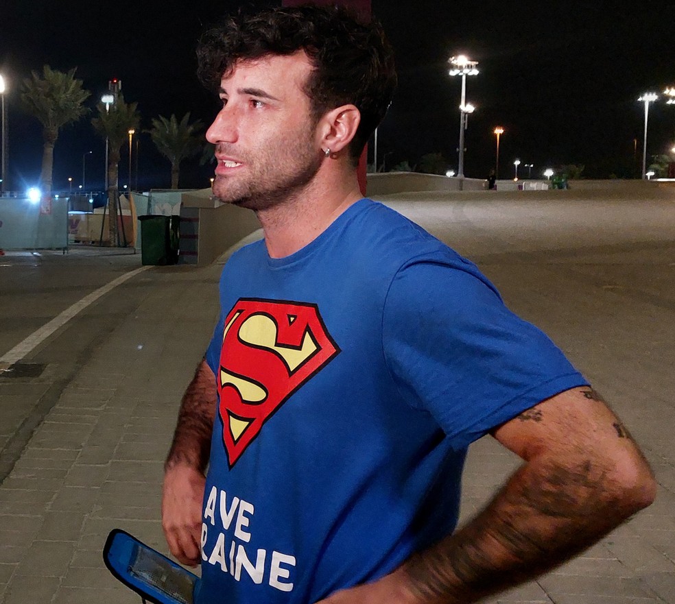 Mario Ferri, o italiano que invadiu o gramado em Portugal x Uruguai — Foto: Daniel Mundim