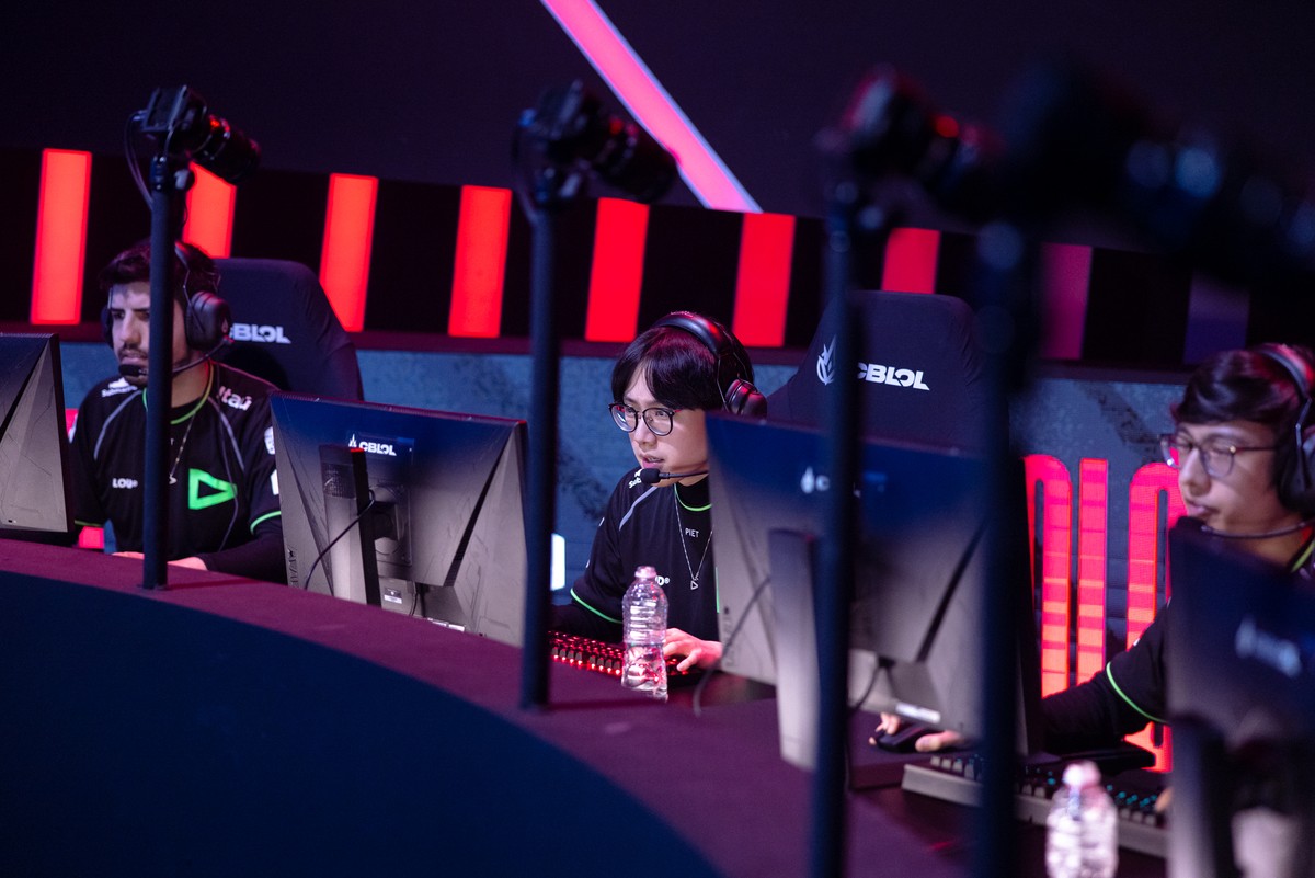 Mundial de LOL 2022: LOUD perde na estreia para a Beyond Gaming