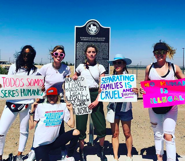 A atriz Amber Heard em um protesto contrário às políticas de Donald Trump contra imigrantes na fronteira dos EUA com o México (Foto: Instagram)
