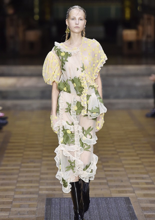 SuzyLFW Simone Rocha: From First Communion To The Farm - Vogue | en