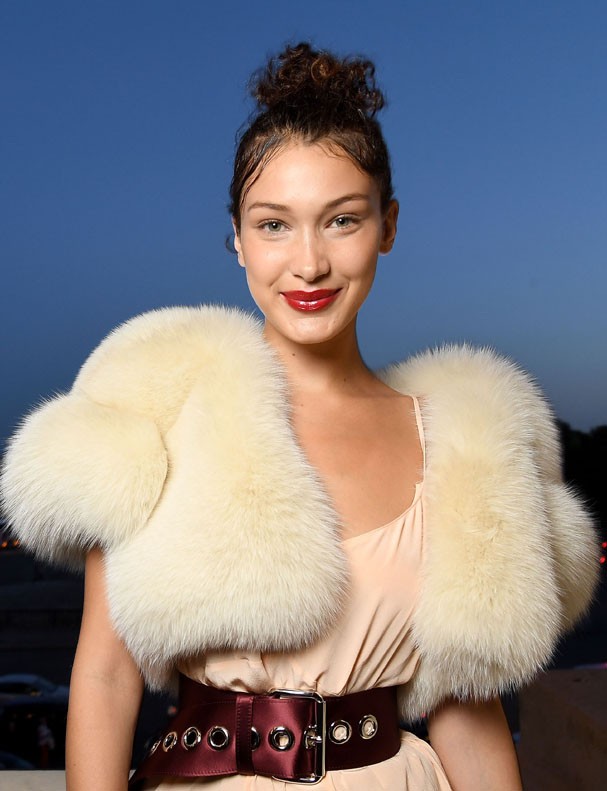 Bella Hadid: os 6 truques de beleza favoritos da top - Glamour | Beleza