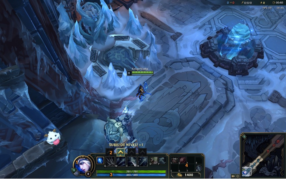 Em League of Legends, o campeão fica na base no começo do jogo (Foto: Reprodução/Felipe Vinha)