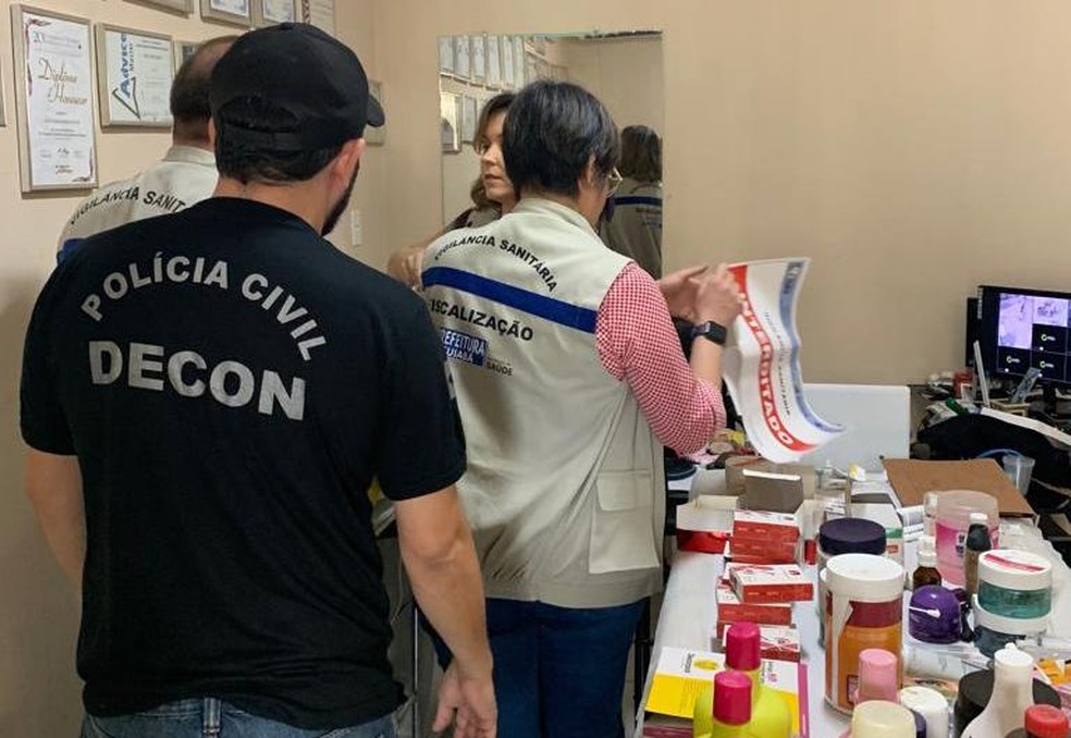 Clinica De Estetica E Fechada Em Cuiaba Sem Licenca De Funcionamento Falta De Higiene E Materiais Vencidos Mato Grosso G1