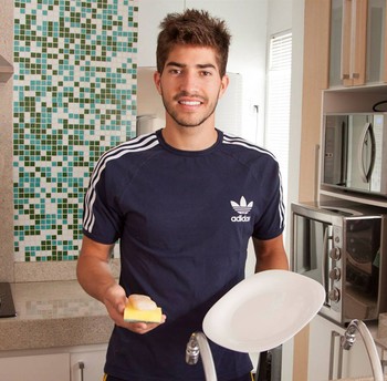 Longe de estereótipos, Lucas Silva troca boleiragem por dicas ambientais