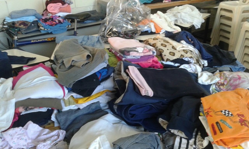 ONG recebeu 12 toneladas de roupas e calçados para enviar ao povo de Madagascar (Foto: Endel Andrade)