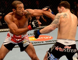 UFC 156 Jose Aldo e Frankie Edgar (Foto: Agência Getty Images)