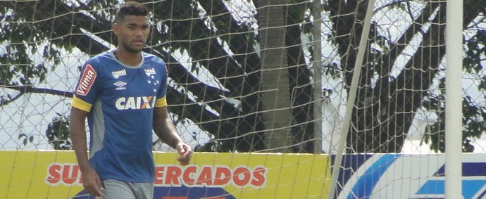 Frio na barriga e experiência: Cruzeiro tem estreantes e cascudos no clássico