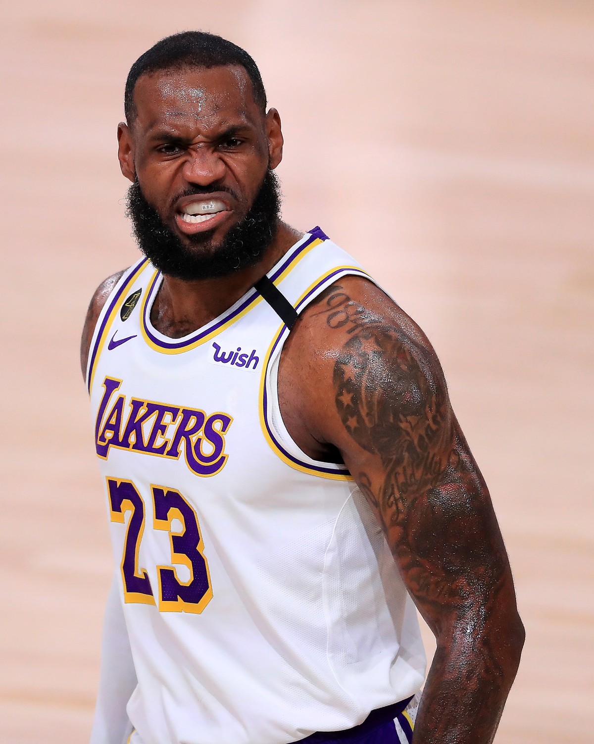 LeBron James assume missão de levar Lakers de volta à briga por títulos 