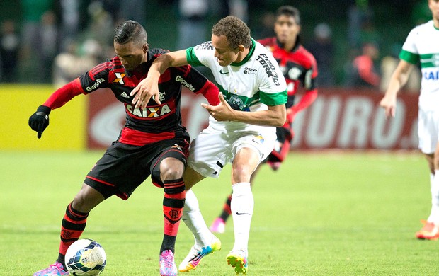 Lédio critica preguiça do Fla e diz que o Coritiba mereceu a boa vitória