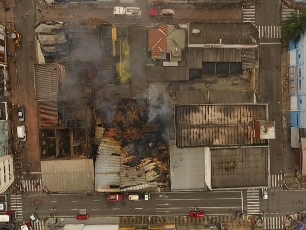 Área atingida por incêndio no Centro de Campinas, SP (Foto: Reprodução / EPTV)