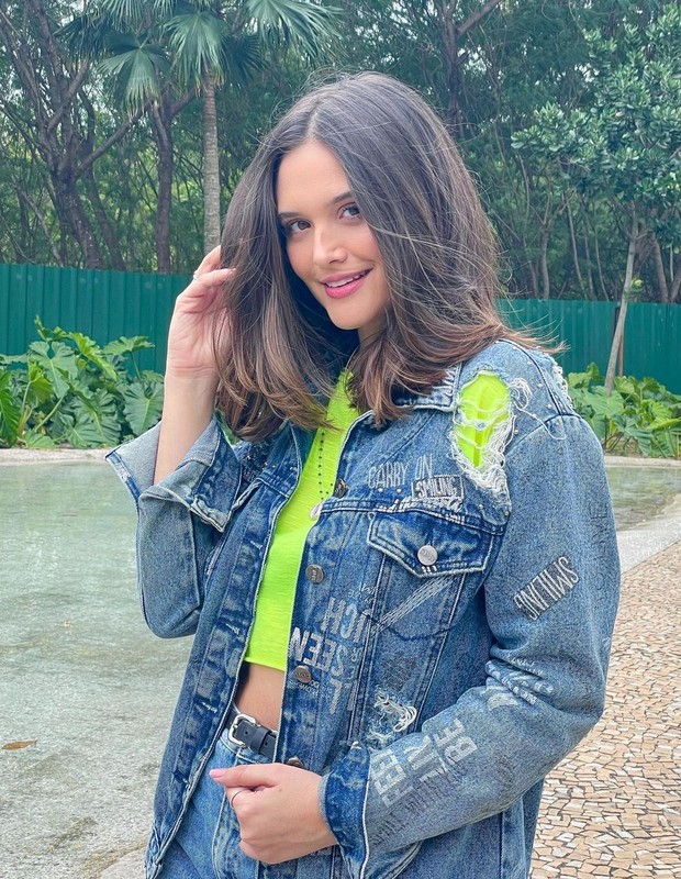 Juliana Paiva com novo visual (Foto: Reprodução/Instagram)
