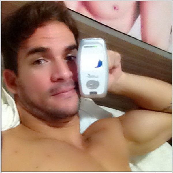 Rodrigo Silva não larga a babá eletrônica (Foto: Reprodução/Instagram)