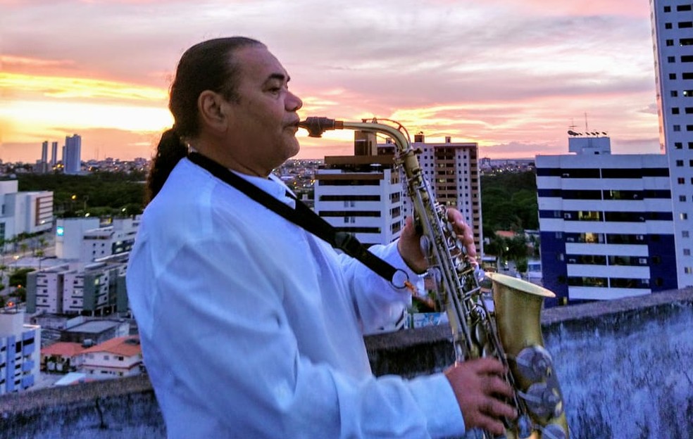  Jurandy do Sax continua com seu tradicional Bolero de Ravel, ao vivo nas redes sociais, todos os dias às 17h. — Foto: Dennis William/Arquivo pessoal