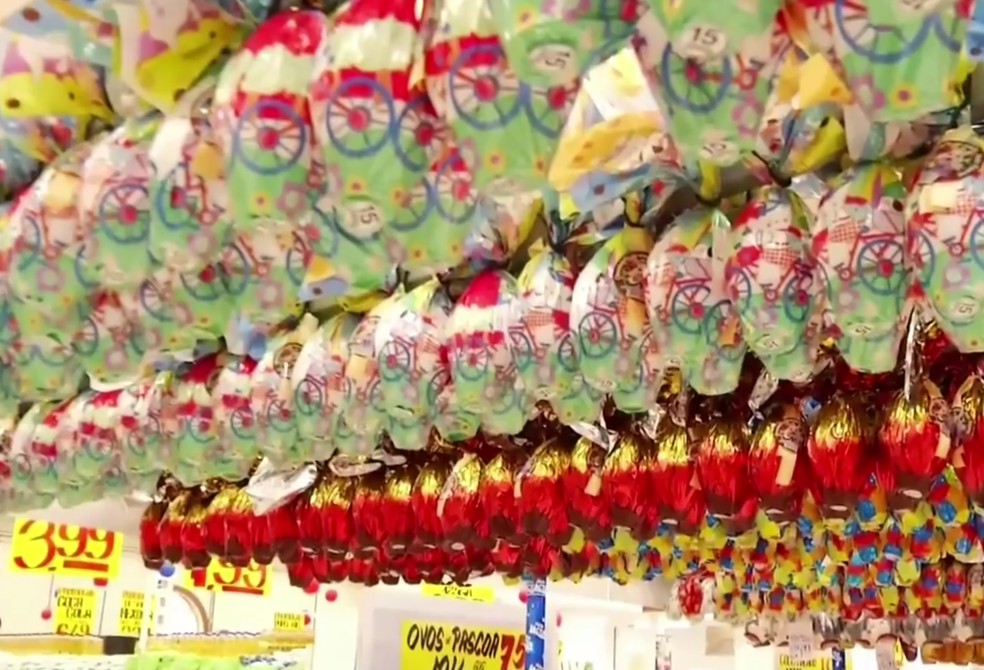 Ovos de chocolate são os produtos preferidos na Páscoa  — Foto: Reprodução/Inter TV
