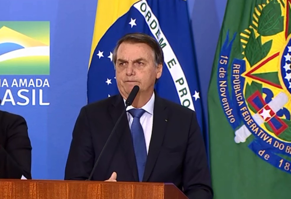 Nesta quinta (5), o presidente Jair Bolsonaro discursou durante lançamento do programa nacional de escolas cívico-militares — Foto: Reprodução/EBC