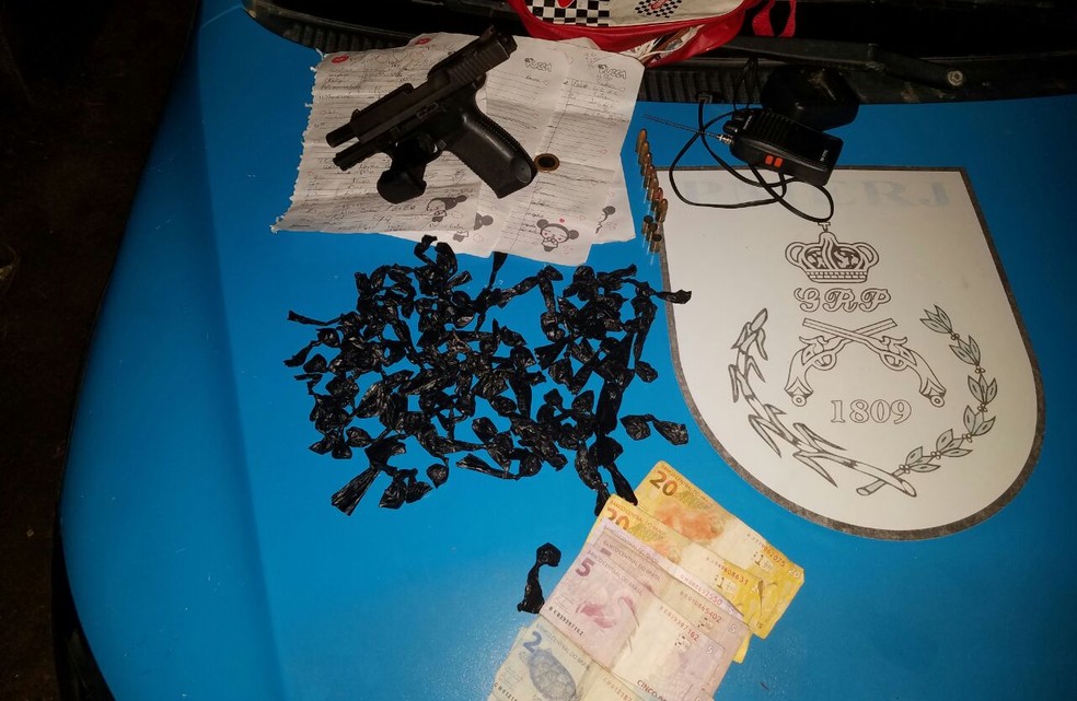 Material foi apreendido nesta sexta-feira (1º) em Macaé, no RJ (Foto: Divulgação/Polícia Militar)