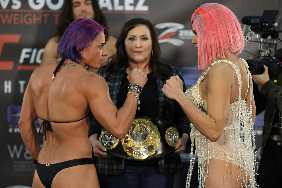 Vanessa Porto (esq.) e Pearl Gonzalez disputam o cinturÃ£o vago do peso-mosca no Invicta FC 34 â€” Foto: DivulgaÃ§Ã£o