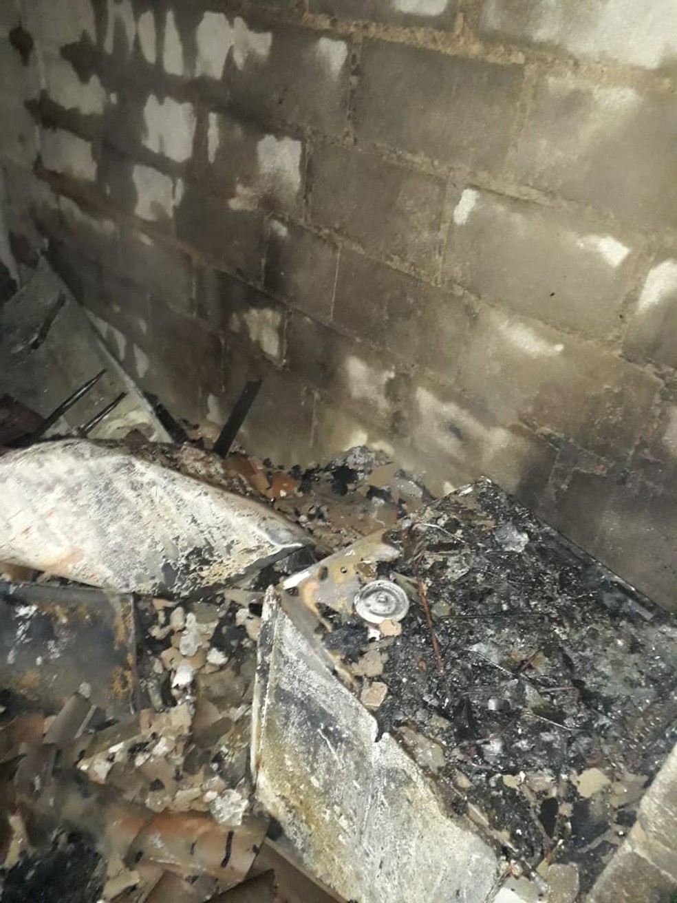 Chamas destruíram casas em São Miguel dos Campos — Foto: Ascom/Bombeiros