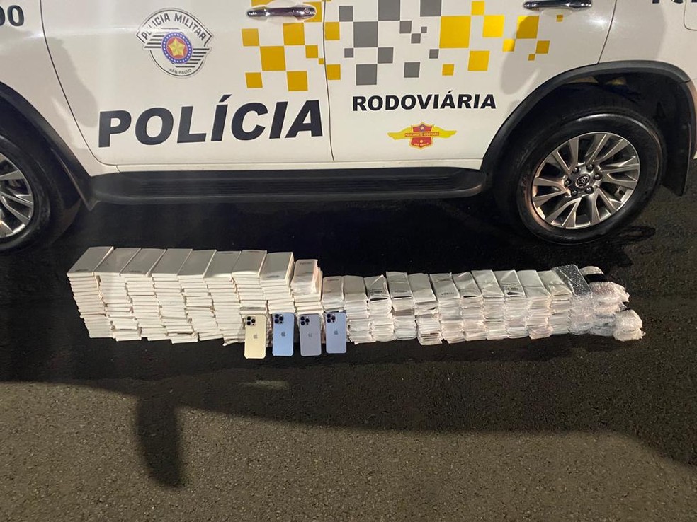 Celulares sem nota fiscal oriundos do Paraguai apreendidos em Ourinhos (SP) — Foto: Polícia Rodoviária/Divulgação
