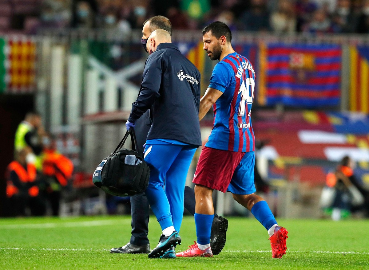 Agüero no se encuentra bien y debe ser hospitalizado en Barcelona |  futbol español