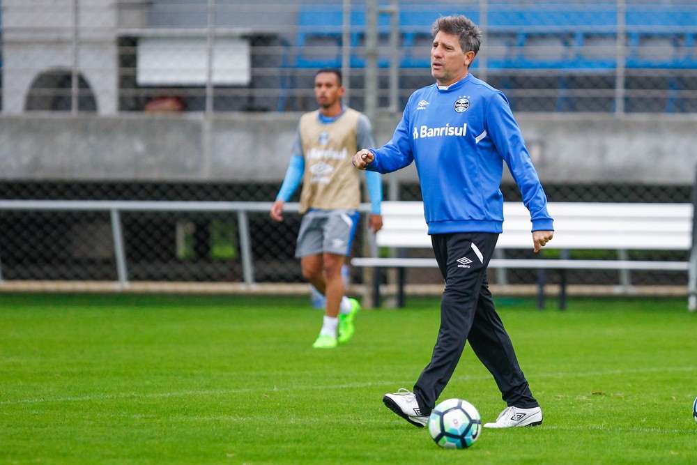 Renato ganha opções no Grêmio e vive dilema com problema bom; veja cenários