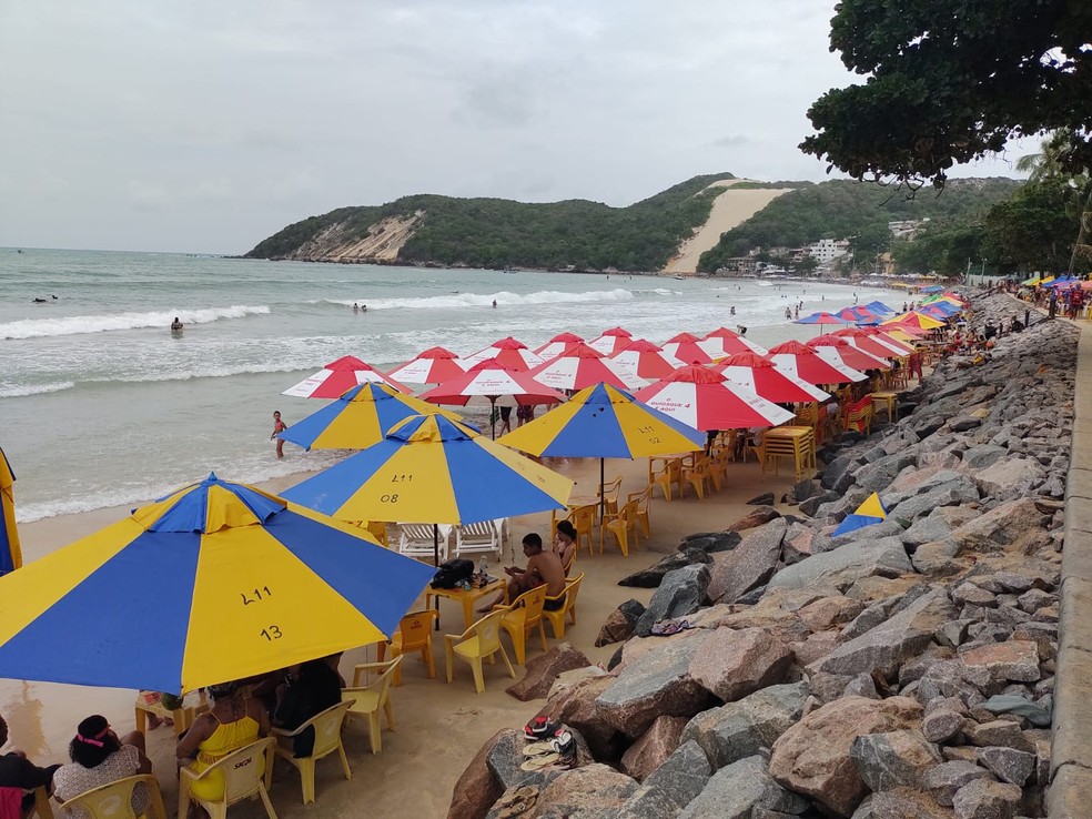 Prefeito de Natal assina ordem de serviço para obras de enrocamento na praia  de Ponta Negra | Rio Grande do Norte | G1