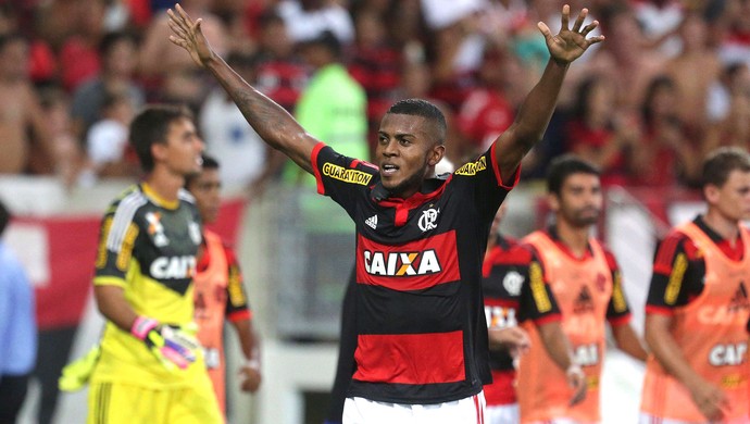 Lédio Carmona vê rubro-negro em vantagem no duelo Cirino x Fred