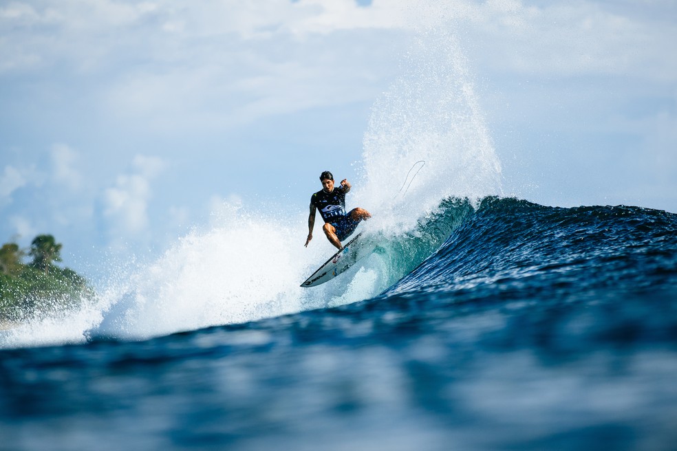 Medina para nas semifinais em G-Land — Foto: Ed Sloane/WSL