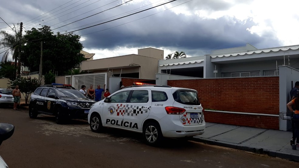 Idoso de 70 anos morre eletrocutado em São Carlos — Foto: CBN São Carlos
