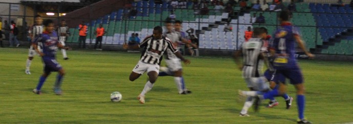 Cori-Sabbá vence Piauí em pleno estádio Lindolfo Monteiro (Foto: Renana Morais/GLOBOESPORTE.COM)