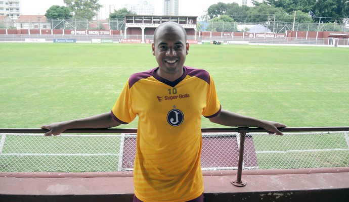 Vale tudo? Gil brinca sobre frase e vira o Legislador no retorno ao futebol