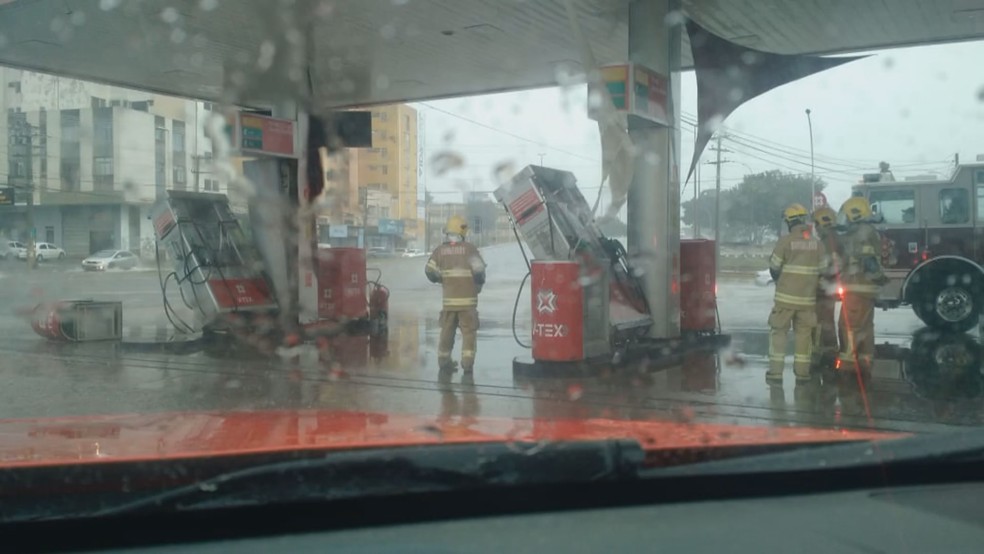 Bombas de posto de combustÃ­vel que caÃ­ram no DF â Foto: ReproduÃ§Ã£o