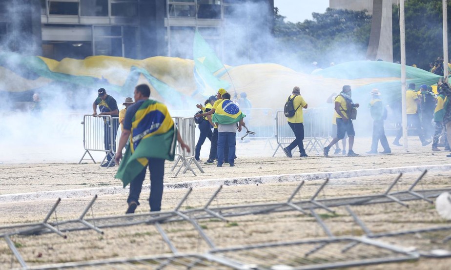 Manifestantes bolsonaristas divulgaram e incentivaram invasão à praça dos Três Poderes em Brasília em redes sociais