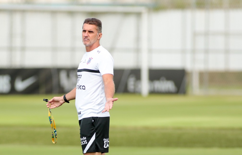 Vagner Mancini, técnico do Corinthians, durante treino — Foto: Rodrigo Coca / Ag.Corinthians