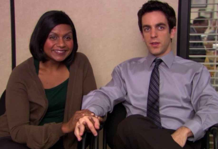 Mindy Kaling e B.J. Novak em cena da série The Office (Foto: Reprodução)