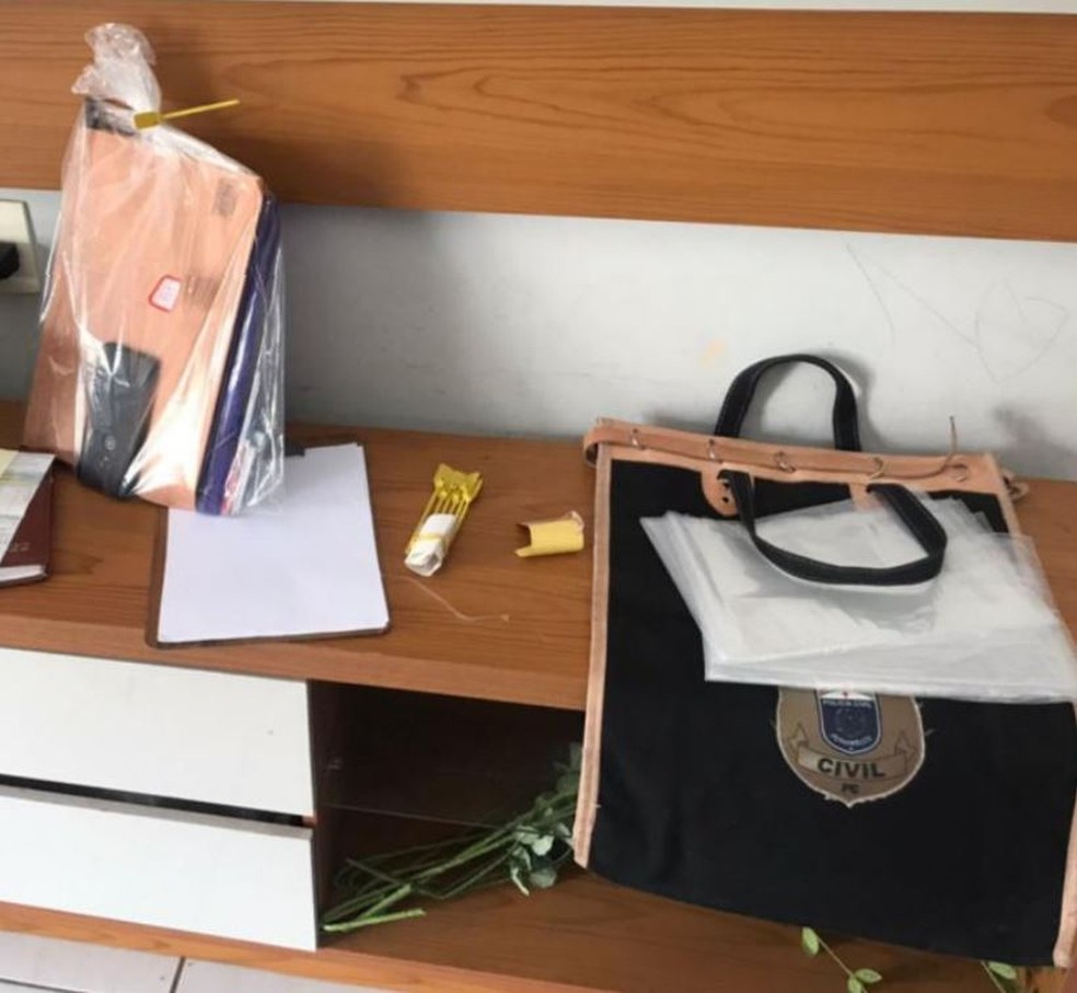 Apreensões da Operação Compartilhado, que investiga crime de 'rachadinha' na Câmara Municipal de Ipojuca — Foto: Reprodução/Polícia Civil