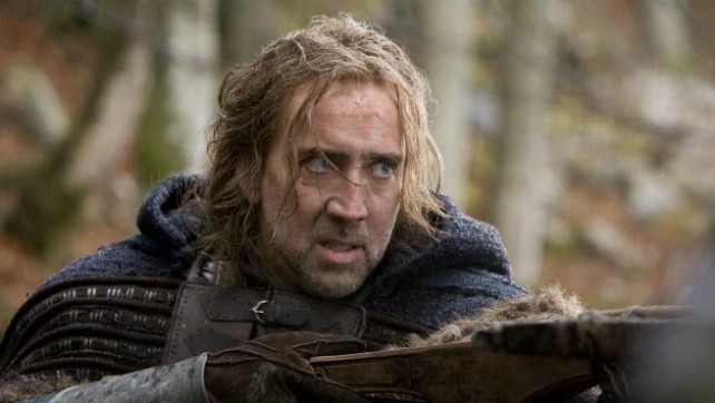 Nicolas Cage em cena do filme 'Caça às Bruxas'. O visual épico combinaria com ele em 'Senhor dos Anéis'? (Foto: reprodução)