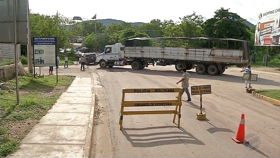 Fronteira de Corumb&aacute; (MS) e Bol&iacute;via foi fechada pelos bolivianos que protestavam contra reelei&ccedil;&atilde;o de Evo Morales (Foto: Reprodu&ccedil;&atilde;o/TV Morena)