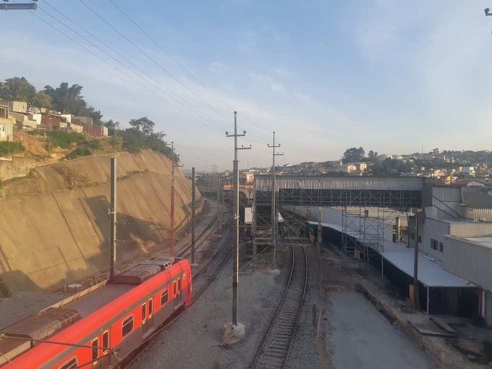 EstaÃ§Ã£o provisÃ³ria de Francisco Morato â€” Foto: ReproduÃ§Ã£o/Rede Noticiando