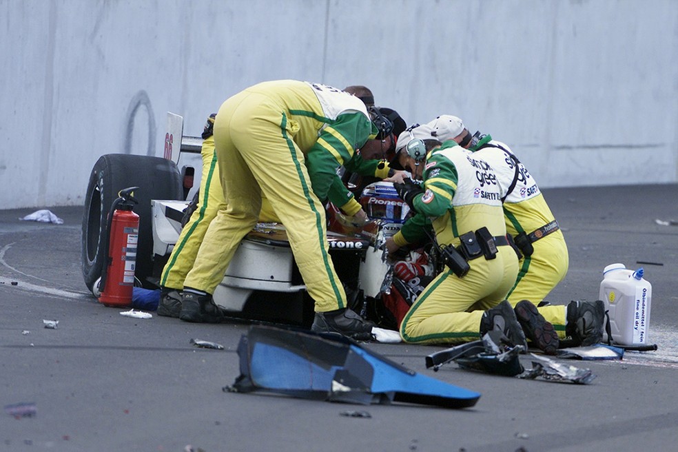 Alex Zanardi teve as pernas comprometidas em acidente na Champ Car em 2001 — Foto: Getty Images