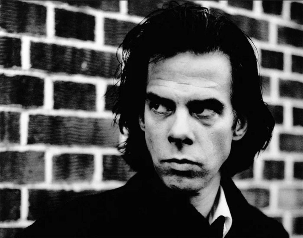 Cantor Nick Cave não gostou das musicas ao seu estilo criadas por fãs através do ChatGPT — Foto: Divulgação/Nick Cave