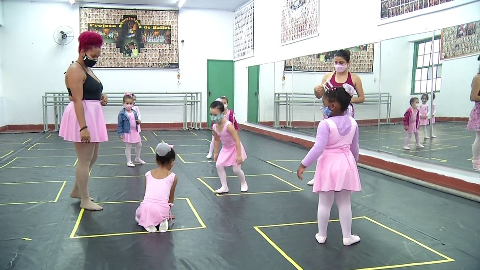 Projeto social de balé também é um dos destaques de aulas do local — Foto: Reprodução/ 'Revista + Plugue'