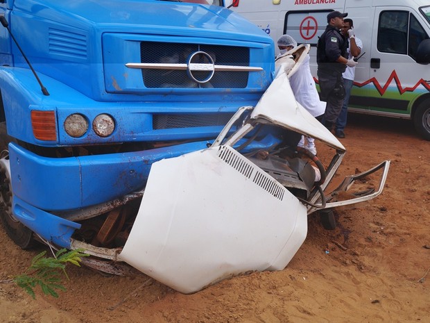 Carro ficou completamente destruído após o acidente (Foto: Josivan Dantas/Arquivo Pessoal)