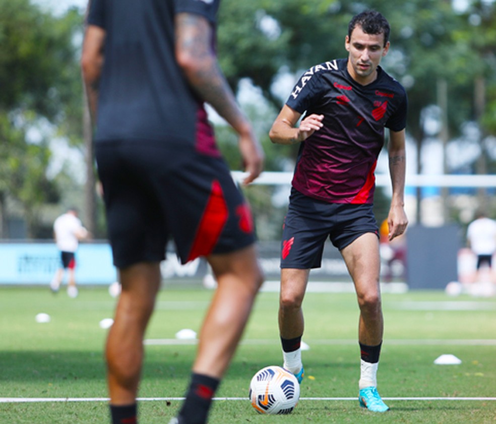 Pablo em treino do Athletico — Foto: Gustavo Oliveira/Athletico