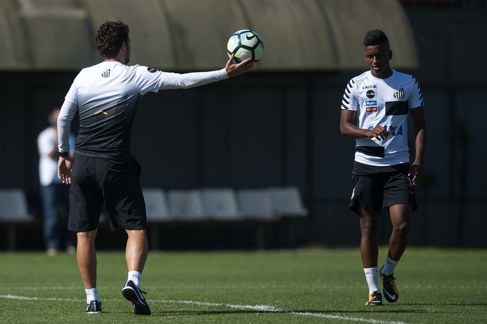 Rodrygo e Elano em treinamento no Santos (Foto: Ivan Storti/Santos FC)