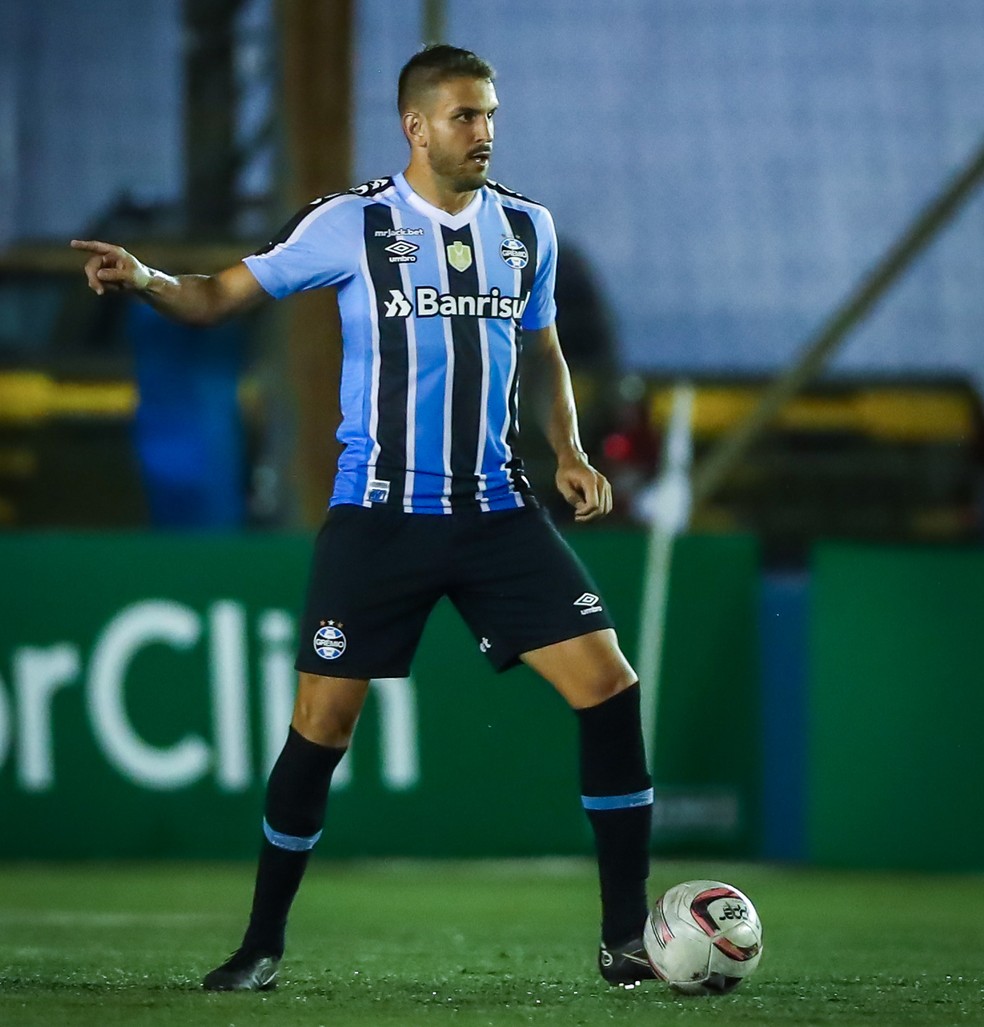 Bruno Uvini em vitória do Grêmio — Foto: Lucas Uebel/Grêmio