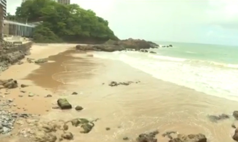Corpo é encontrado em praia na Ilha de Itaparica; suspeita é que seja de adolescente que despareceu ao entrar no mar em Salvador