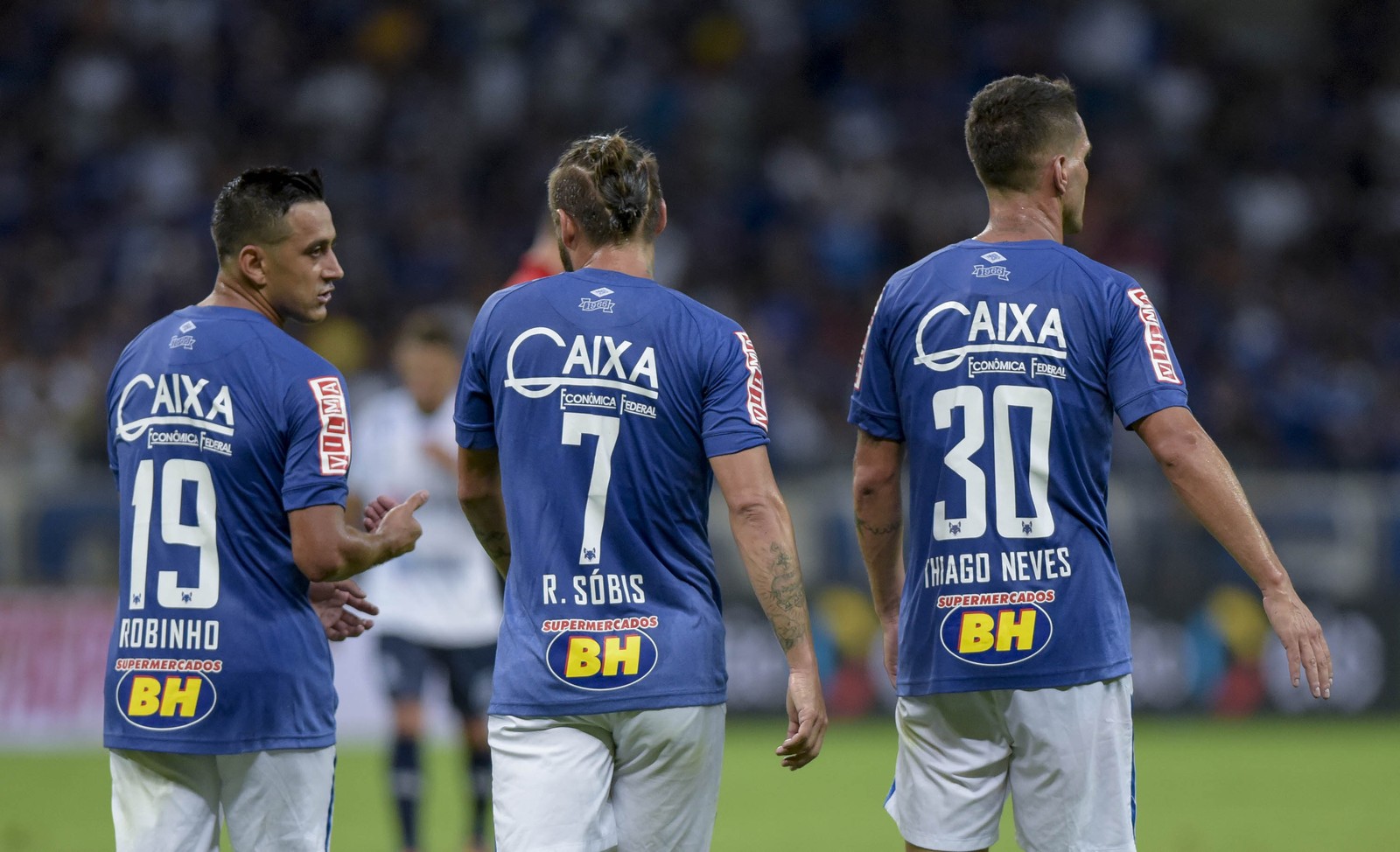 O que muda com Thiago Neves/Robinho ou Rafinha/Alisson em campo? Confira!